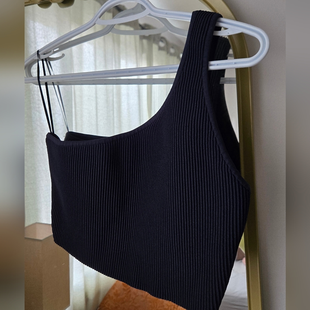 Aritzia one shoulder cropped tank navy large